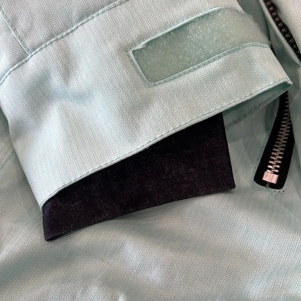 RIDE Snowboard / ski jacket. Gorgeous details. Perfect condition Worn once. - Picture 7 of 11